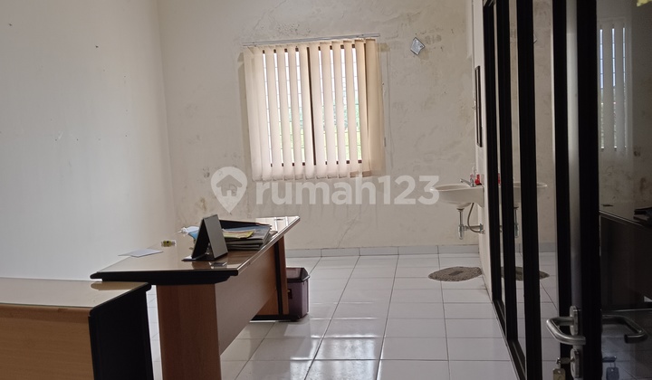 2-Story Shop House in Tembalang 2