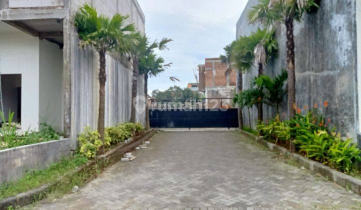 Kos 8 Kamar Lokasi Strategis Malang Belakang Kampus Umm