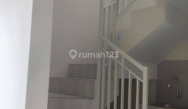 Kos 8 Kamar Lokasi Strategis Malang Belakang Kampus Umm