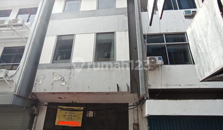 ..... Lowest Price ..... 4-Story Shophouse for Sale via State Auction Cash at Jl. Hayam Wuruk No.4 Q, Central Jakarta 1