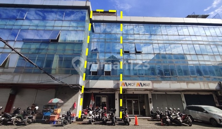 ..... Lowest Price ..... 4-Story Move-In Ready Shophouse for Sale Through Government Auction Cash Payment in Bekasi Mas Shophouse Complex Block B/30, Jl. Ahmad Yani, West Bekasi