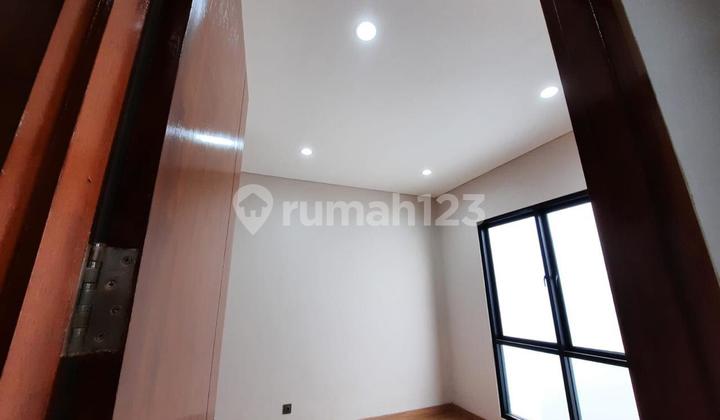 For Sale 2-Story House in Graha Raya, Nice House with SHM in BSD Graha Raya For Sale 2-Story House in Graha Raya, Nice House with SHM in BSD Graha Raya