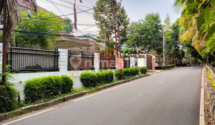 For Quick Sale House in Lebak Bulus 2