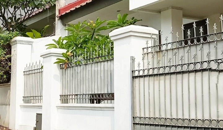 For Sale, Ready-to-Live-In House Inside Cipete Kemang Complex.