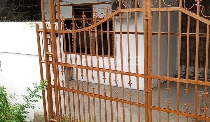 Old 8x20 House in Muara Karang, Land Calculation Cheap Below Market Price Negotiable North Jakarta Old 8x20 House in Muara Karang, Land Calculation Cheap Below Market Price Negotiable North Jakarta