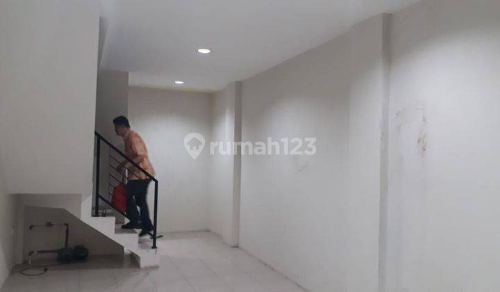 Ruko 4x12 3lt di jalan kartini  jakarta pusat bagus nego  2