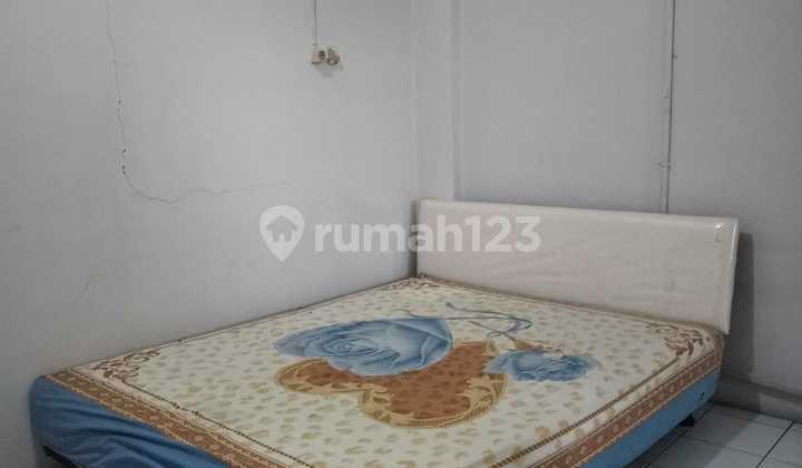 5x10 House in Jelambar, 3 floors, SHM. Negotiable, Near Kota, West Jakarta.