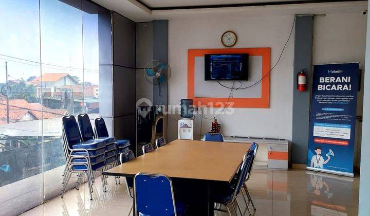 Gedung 2 Lantai Ex Showroom Mobil di Jln Raya Mustika Sari Bekasi 3