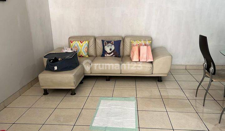 Rumah Depan Taman Furnished SHM di Taman Semanan Indah  2