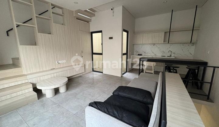 Disewa Rumah di Tabebuya BSD Full Furnish, 3 Lantai, Siap Huni Disewa Rumah di Tabebuya BSD Full Furnish, 3 Lantai, Siap Huni