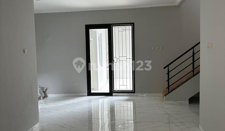 For Sale De Latinos BSD House, 2 Floors, Move-In Ready 2