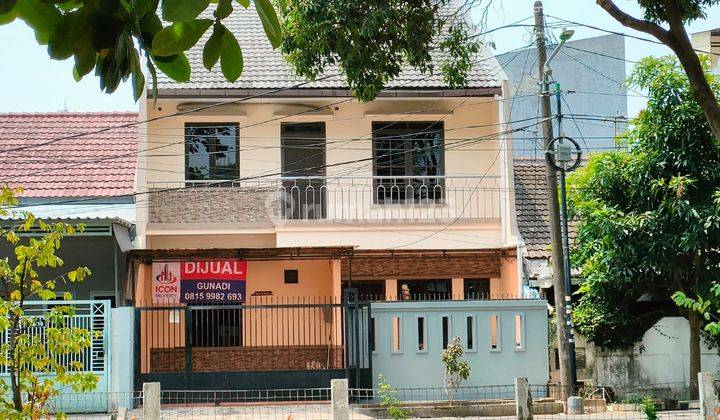 Rumah 2 Lantai Depan Taman Dekat Puri Indah, Jakarta Barat 2