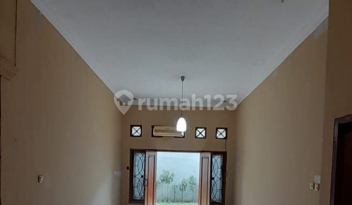 RUMAH 2 LANTAI GAYUNGSARI STRATEGIS, ADA 5 UNIT AC 2