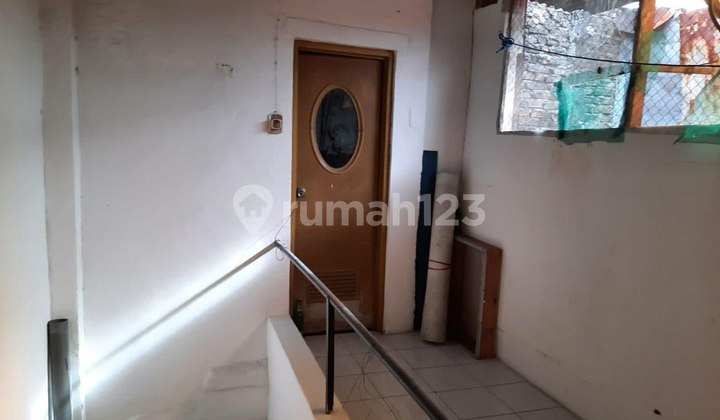 Rumah Semi Ruko Jl Jagaraga Listrik 1300 Watt, Row Jln 2mobil 3
