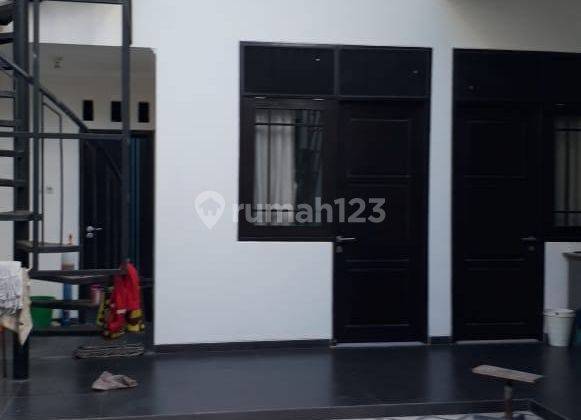 Rumah Semi Furnish Strategis Jalan Jemursari 16