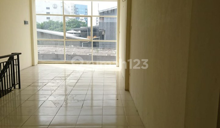 Dijual disewakan Ruko Embong Kemiri 1