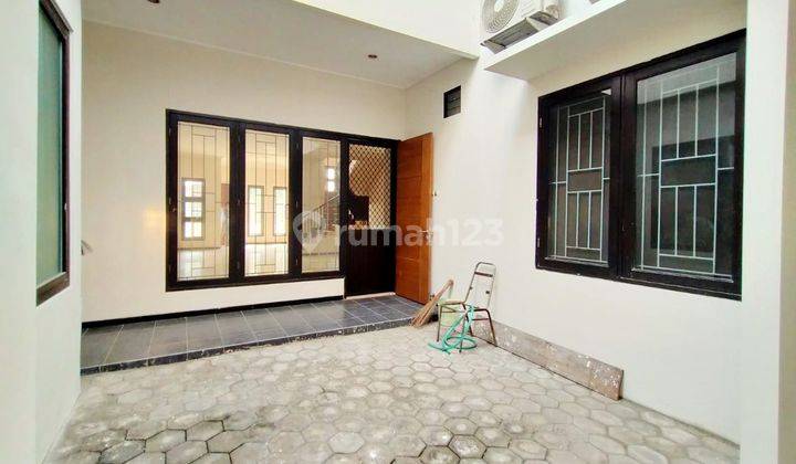 Dijual Rumah Siap Huni Minimalis Lokasi di Pucang, Surabaya 1