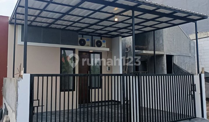 RUMAH MINIMALIS MODERN DI TAMAN SIDOARJO, STRATEGIS