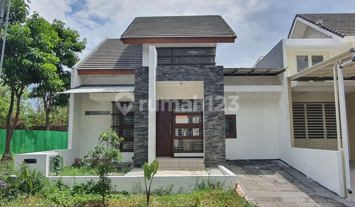 EASTWOOD REGENCY HOUSE, CITRALAND WEST SURABAYA, STRATEGIC LOCATION