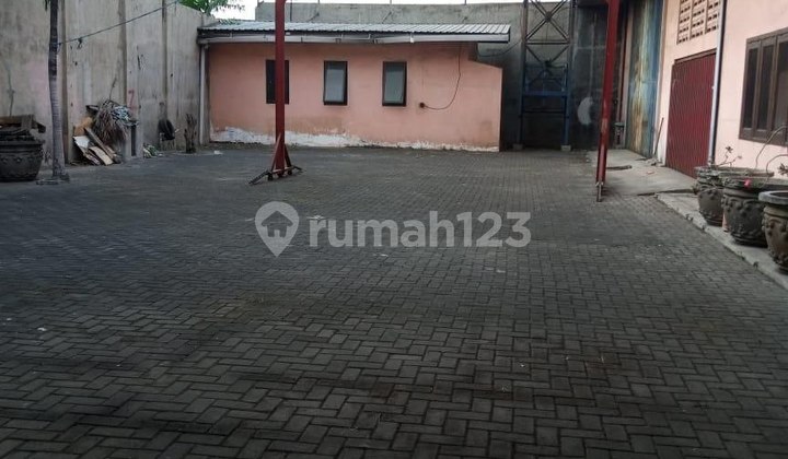 Gudang Jalan Kembar Raya Kletek, ADA 5 UNIT AC