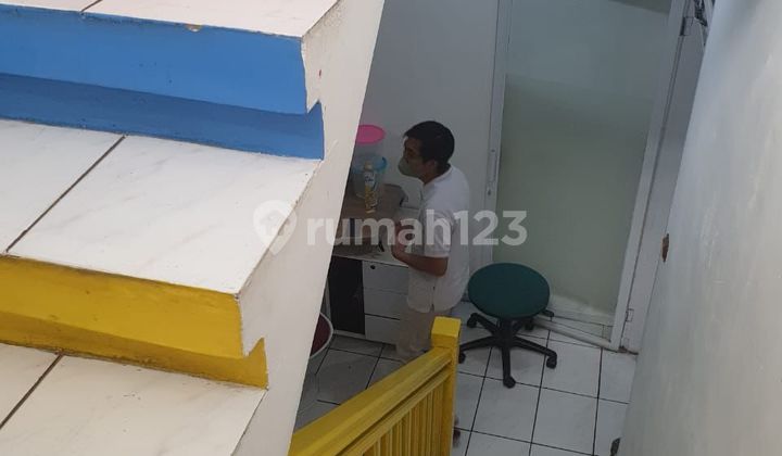 Disewakan Rumah Cantik Nyaman Hoek di Sayap Riau  12
