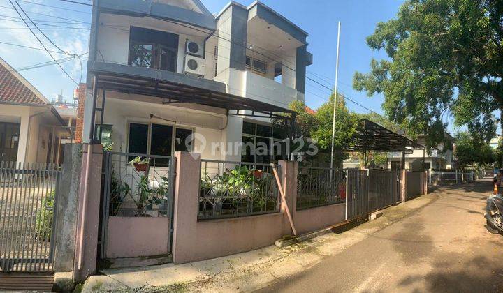 Disewakan Rumah Cantik Nyaman Hoek di Sayap Riau  20