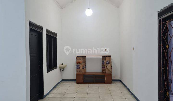 Rumah Minimalis Cantik di Taman Kopo Indah 3 2