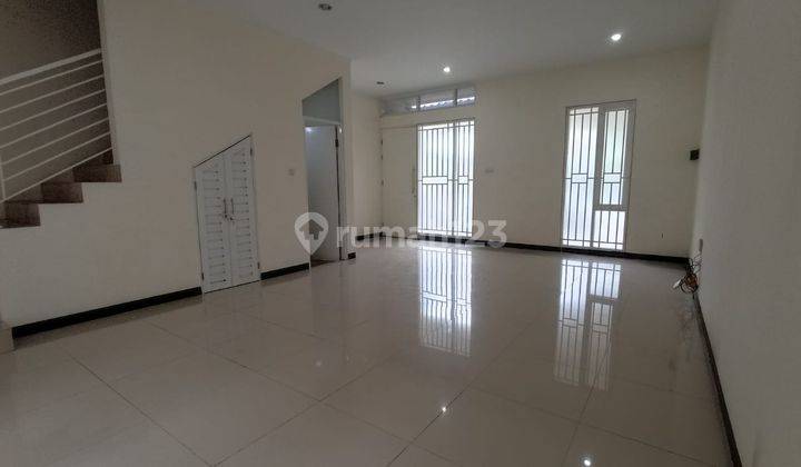 Rumah Minimalis Cantik di Taman Kopo Indah 5 1