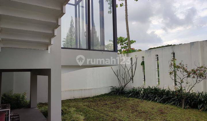 rumah mewah modern style di kota baru parahyangan 2