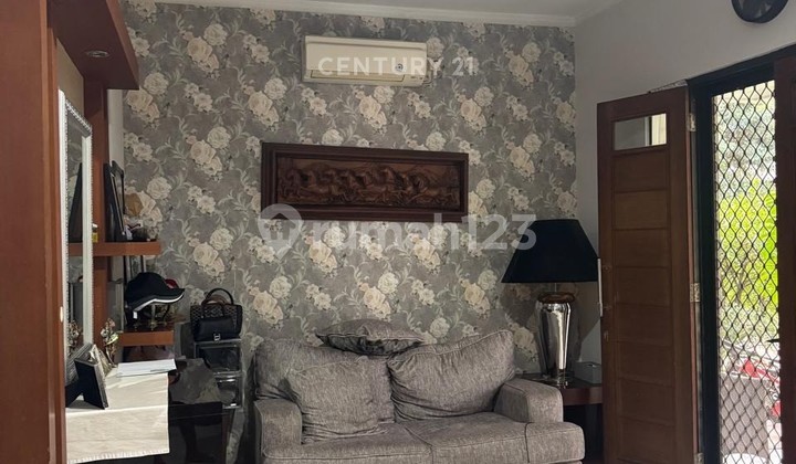 Rumah Cantik Semi Furnished Di Emerald Bintaro Om17067 Rumah Cantik Semi Furnished Di Emerald Bintaro Om17067