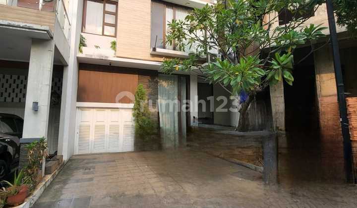 Disewakan Rumah Kebayoran Symphony Bintaro Jaya Ada Kolam Renang