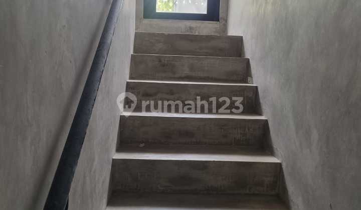Rumah 2 Lantai Siap Huni di Puri Town House Sektor 9 Bintaro Jaya