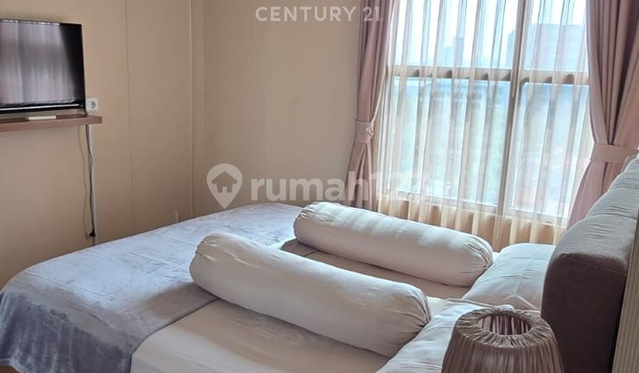 Fully Furnished 2-Bedroom Apartment, Hook Position NY16900