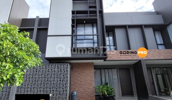 Dijual Rumah Mewah Full Furnish Halaman Luas Di Suvana Sutera