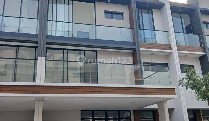 Sewa Rumah Pik2 3 Lantai 8x10 Dekat Osaka Baru 1