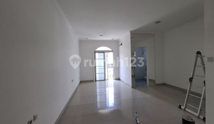 Quick Rent 4-Bedroom 2.5-Story Renovated House Near PIK Hospital