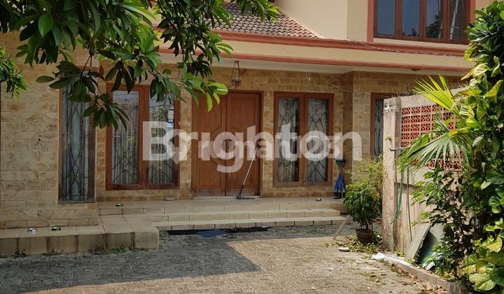 for sale, strategic house in Bintaro area