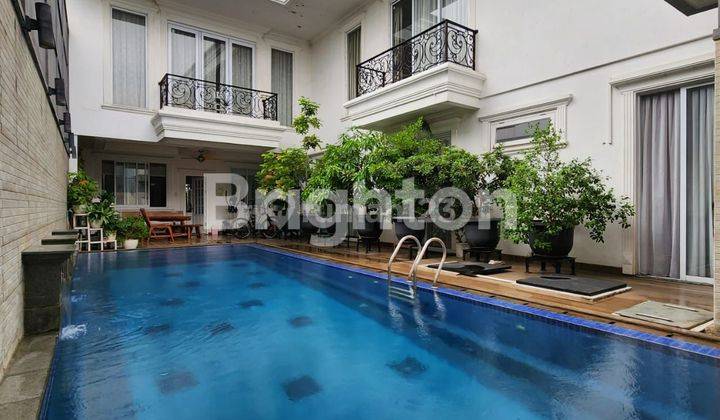 Rumah Mewah Dengan Swimming Pool di Jalan Raya Parigi 1