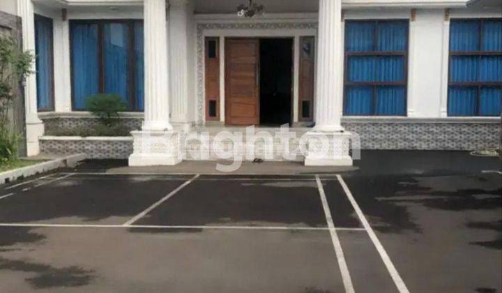 Rumah Mewah Dengan Kolam Renang Dekar Rumah Sakit Ciputra di Tangerang Selatan 1