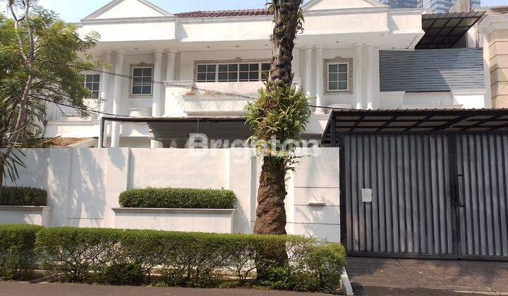 Rumah Mewah Dua Lantai Kuningan Jakarta Selatan 2