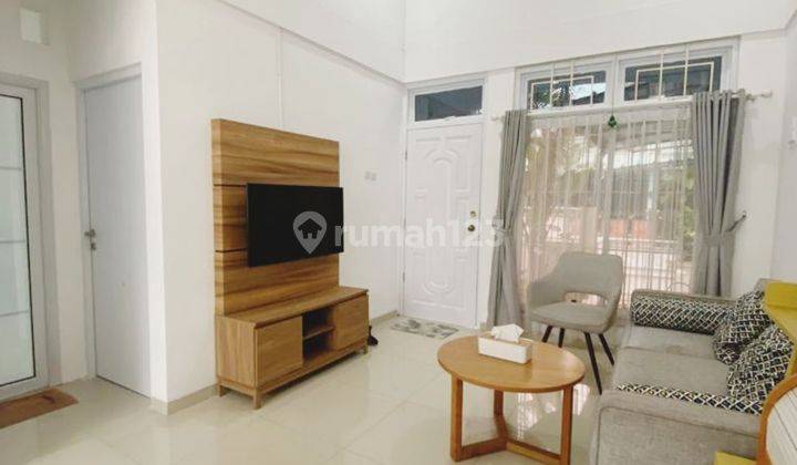Rumah cantik di dalam komplek, rapi di area Bintaro sektor 1 2