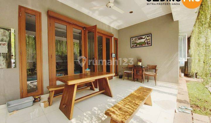 Rumah modern minimalis lengkap dengan kolam renang di Cipete 2