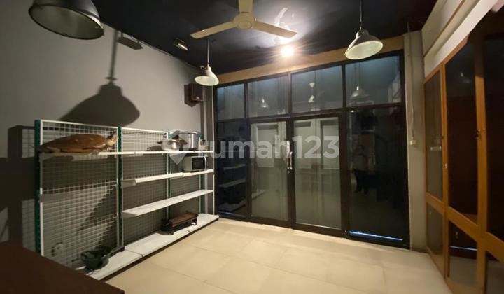 FOR SALE SHOPHOUSE IN SRIWIJAYA, READY TO OCCUPY, SUITABLE FOR BUSINESS SPACE, EXCELLENT AND STRATEGIC LOCATION. FOR SALE SHOPHOUSE IN SRIWIJAYA, READY TO OCCUPY, SUITABLE FOR BUSINESS SPACE, EXCELLENT AND STRATEGIC LOCATION.