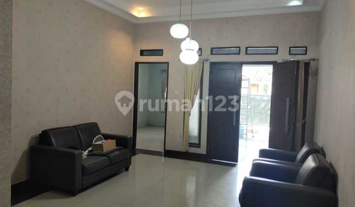 For Rent Furnished House Ready to Occupy in Ciwastra Buah Batu, Comfortable Residence and Strategic Location