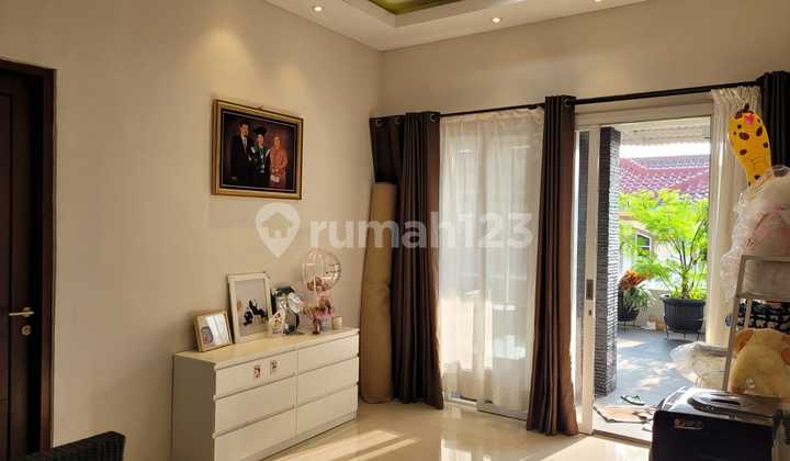 DIJUAL RUMAH 2 LANTAI FURNISH LUAS DAN SIAP HUNI DI DAKOTA GUNUNG BATU PASTEUR BANDUNG HUNIAN TERAWAT NYAMAN DENGAN SIRKULASI UDARA DAN CAHAYA YANG BAIK 2