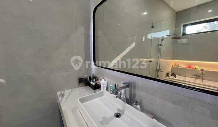 Dijual Rumah 2 Lantai dengan Kolam Renang di Turangga Bandung Hunian Nyaman dan Mewah Semi Furnished Lokasi Strategis 2