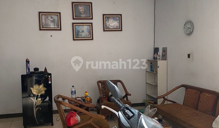 For Sale: Boarding House in Cibogo Sarijadi, Bandung - Comfortable and Well-Maintained Residence, Can Be an Investment 2