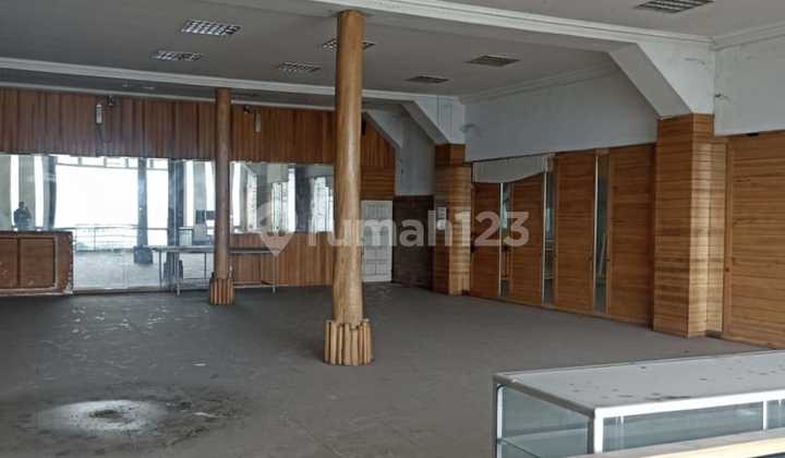 For Rent: Former Super Strategic Factory on Mainroad Kopo Area, Bandung in Industrial Zone, Easy Access, Well-Maintained Building.