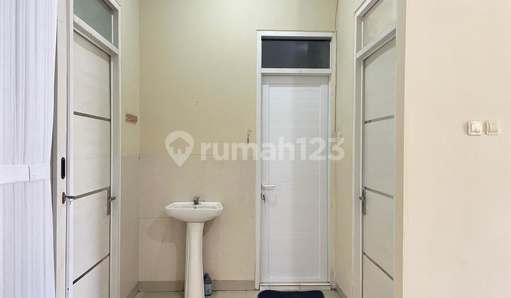 For rent, ready-to-occupy comfortable house in Cibabat, North Cimahi, a comfortable residence with a strategic location.