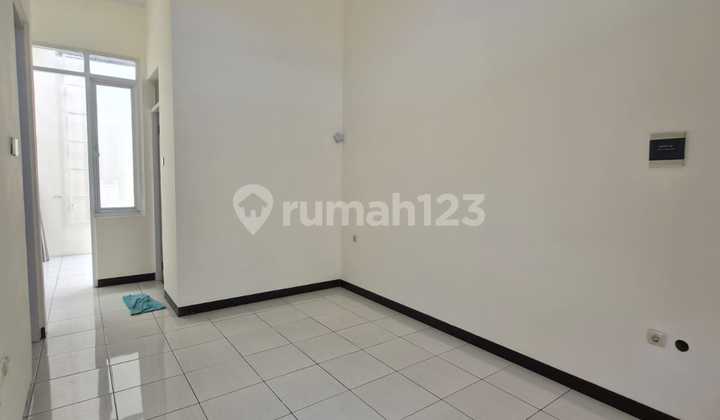 For Rent: New House in Taman Kopo Indah 1, TKI 1 Greenville, a Comfortable Residence with Good Lighting and Air Circulation For Rent: New House in Taman Kopo Indah 1, TKI 1 Greenville, a Comfortable Residence with Good Lighting and Air Circulation